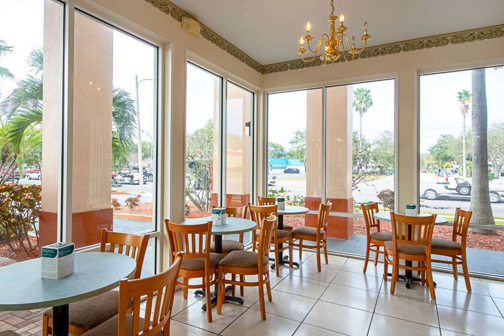 Ramada Limited Clearwater Hotel And Suites Restaurace fotografie